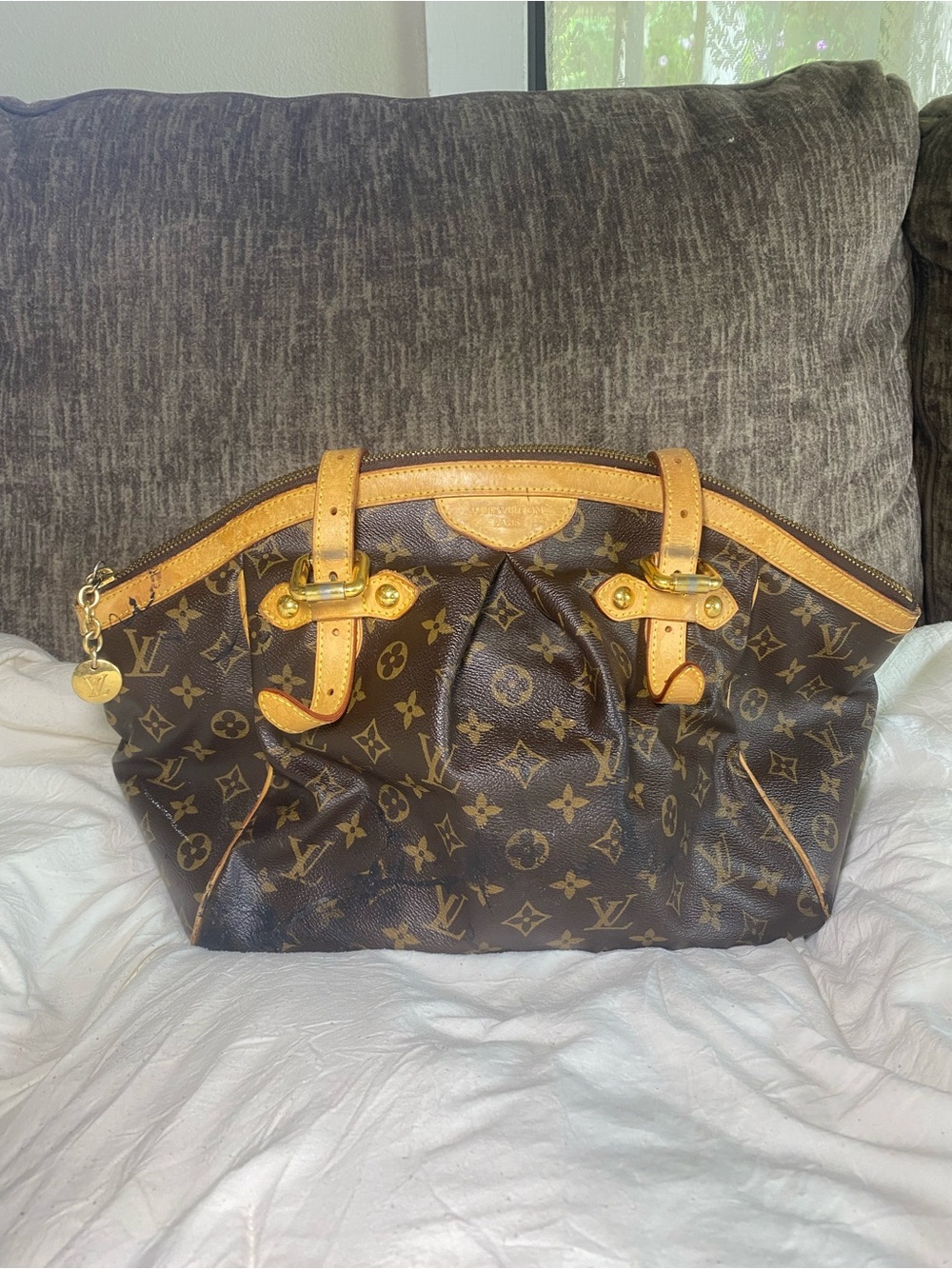 Louis Vuitton Tivoli GM Monogram Shoulder Bag with Tan Trim - Picture 2 of 16